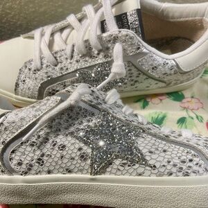 Vintage Havana sneakers size Women 10/Men 9 like new